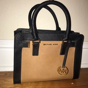 Micheal Kors Purse